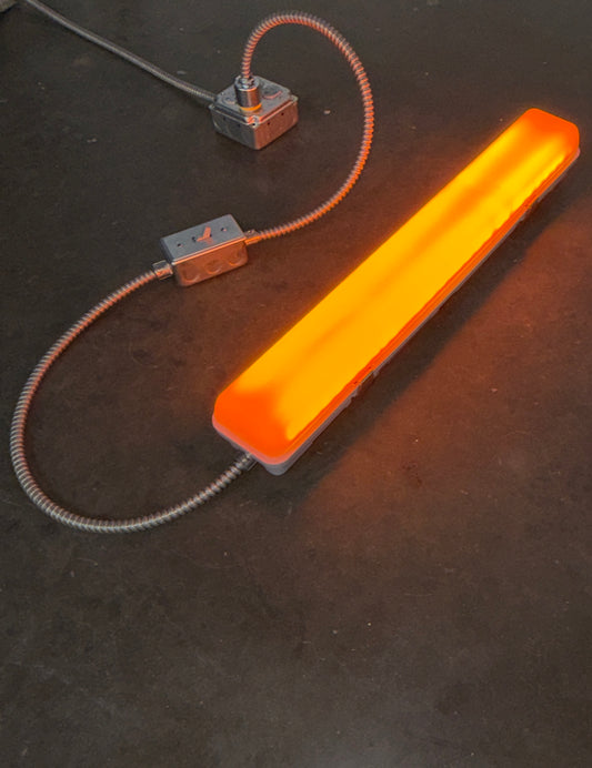 ANIMAL plug-in shop light